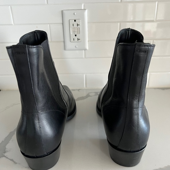 CELINE Men’s Chelsea Boot - Picture 6 of 7